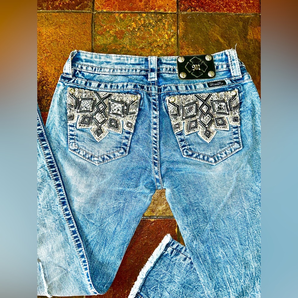 Miss Me Women’s Signature Cuffed Skinny Distressed Blue Jeans